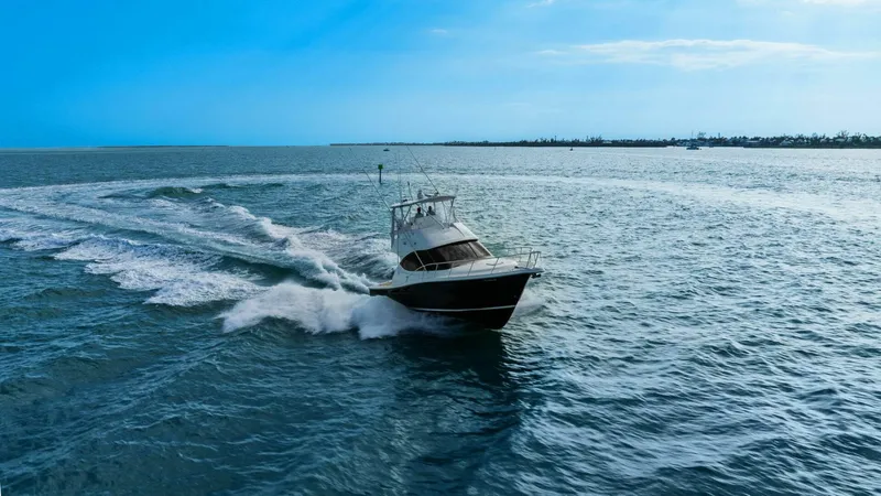 Slide: The Image of 2013 Tiara Yachts 3900 Convertible - Profile - 5965892