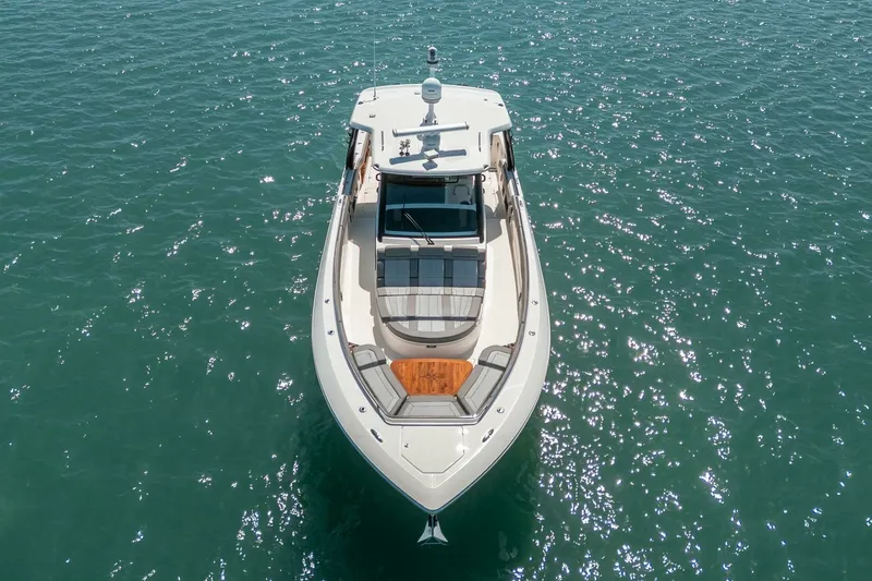 Slide: The Image of Boston Whaler 420 Outrage 2023 - 7679535