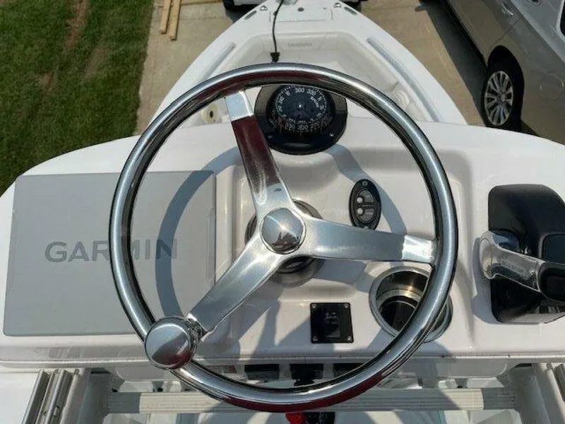 Slide: The Image of Everglades 243 Center Console 2020 - 5965078