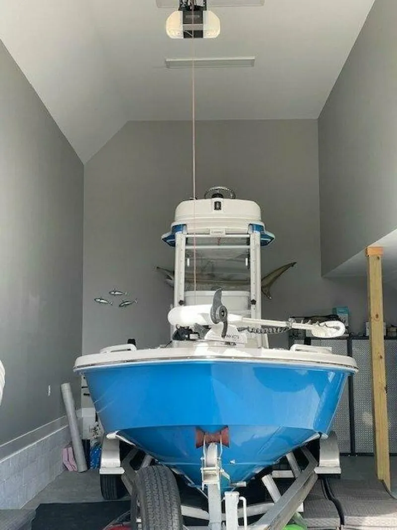 Slide: The Image of Everglades 243 Center Console 2020 - 5965066