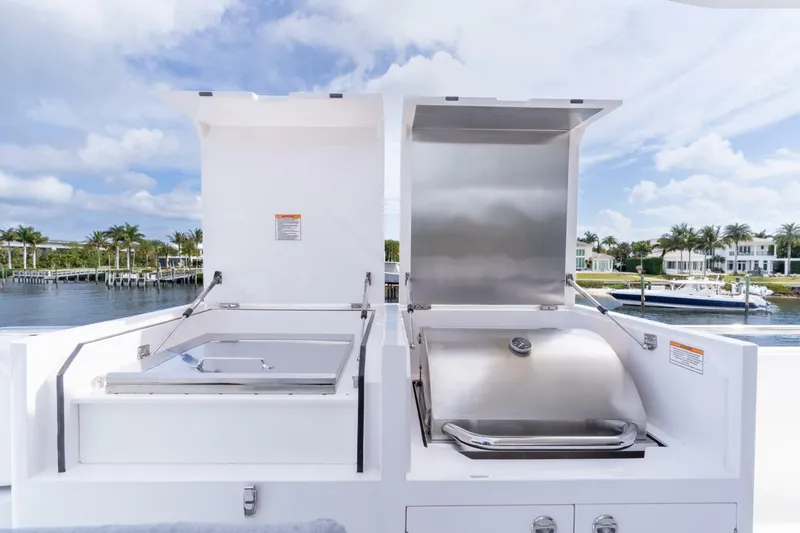 Slide: The Image of Horizon FD80 SHERI LYNN - Exterior Flybridge Aft 2023 Horizon 80
SHERI LYNN - 5965868