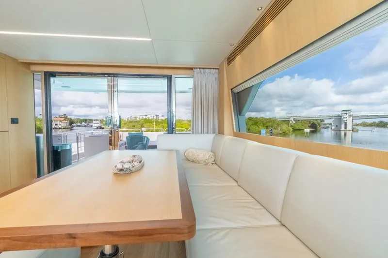 Slide: The Image of Horizon FD80 SHERI LYNN - Bridge Deck  2023 Horizon 80
SHERI LYNN - 5966338