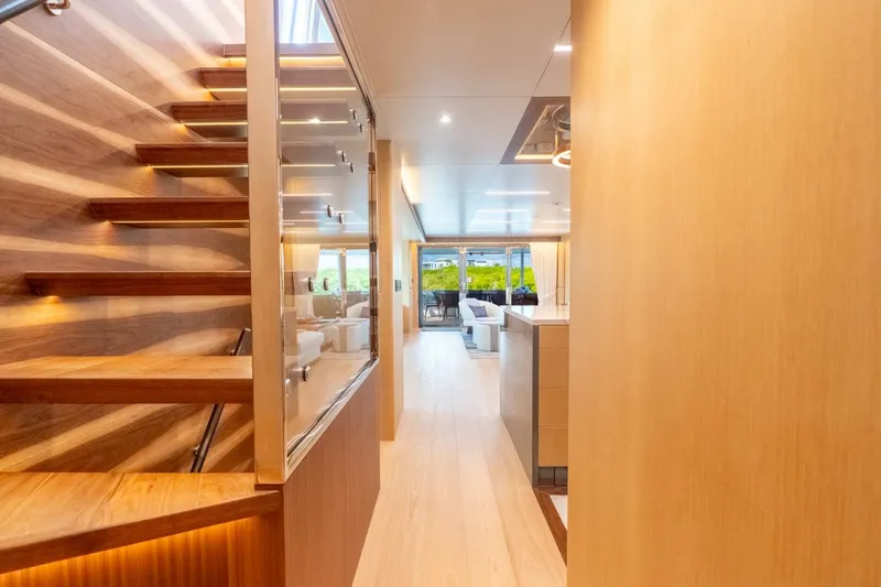 Slide: The Image of Horizon FD80 SHERI LYNN - Interior  2023 Horizon 80
SHERI LYNN - 5966342