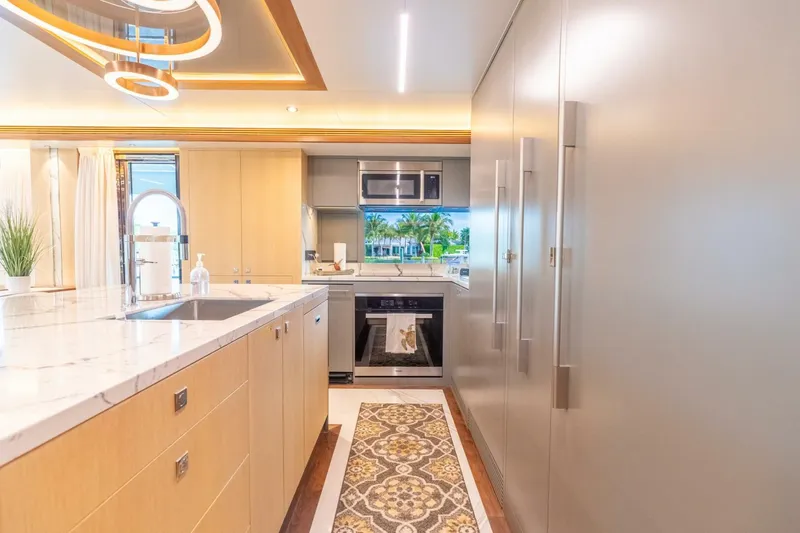 Slide: The Image of Horizon FD80 SHERI LYNN - Galley 2023 Horizon 80
SHERI LYNN - 5966352