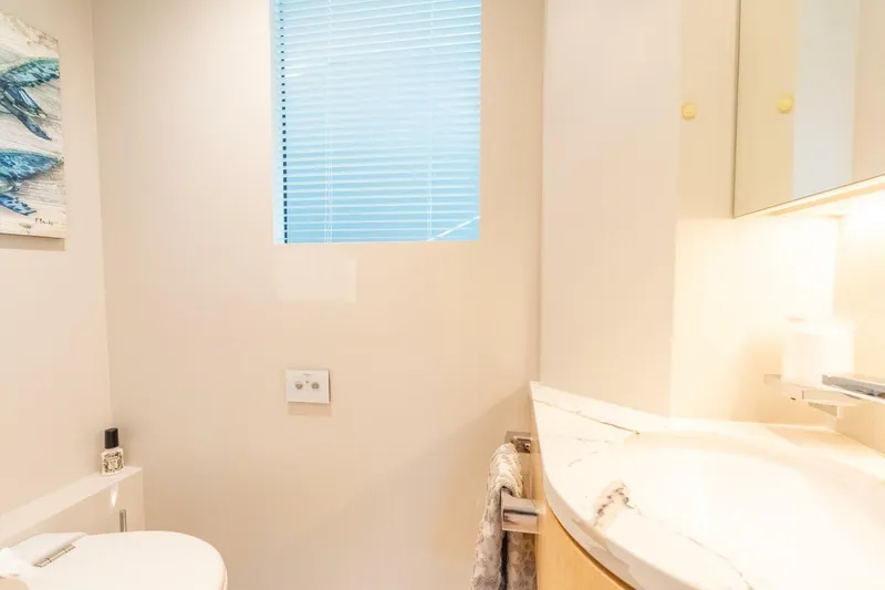 Slide: The Image of Horizon FD80 SHERI LYNN - Day Head 2023 Horizon 80
SHERI LYNN - 5966844