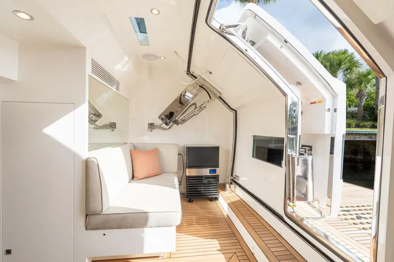 Slide: The Image of Horizon FD80 SHERI LYNN - Beach Club  2023 Horizon 80
SHERI LYNN - 5967006