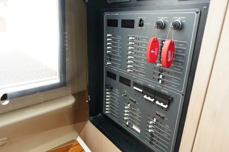 Slide: The Image of Tiara 40 1994 - 5965543