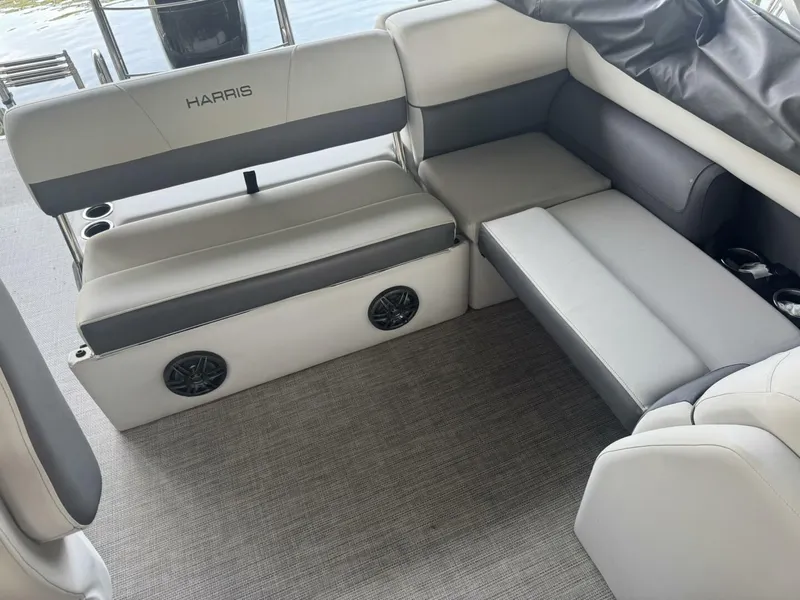 Slide: The Image of Harris CX230 2022 - 5988579