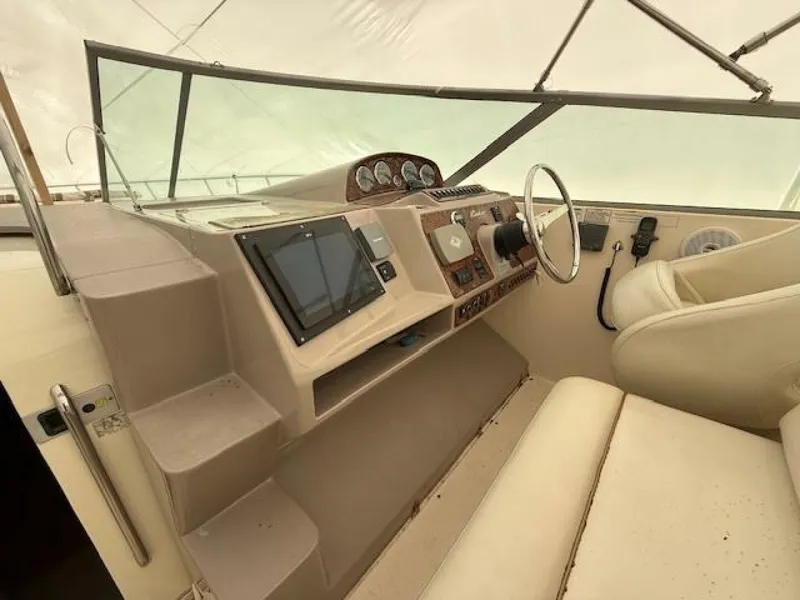 Slide: The Image of Rinker 410 express diesel 2006 - 5966261