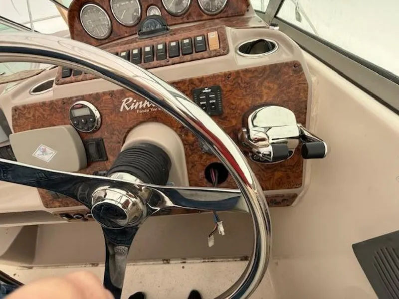 Slide: The Image of Rinker 410 express diesel 2006 - 5966262