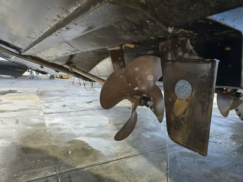 Slide: The Image of Rinker 410 express diesel 2006 - 5966267