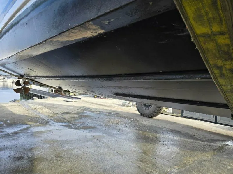 Slide: The Image of Rinker 410 express diesel 2006 - 5966268