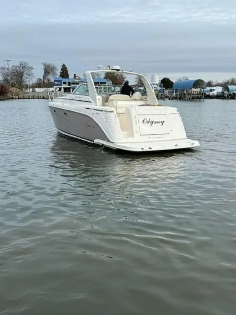 Slide: The Image of Rinker 410 express diesel 2006 - 5966325