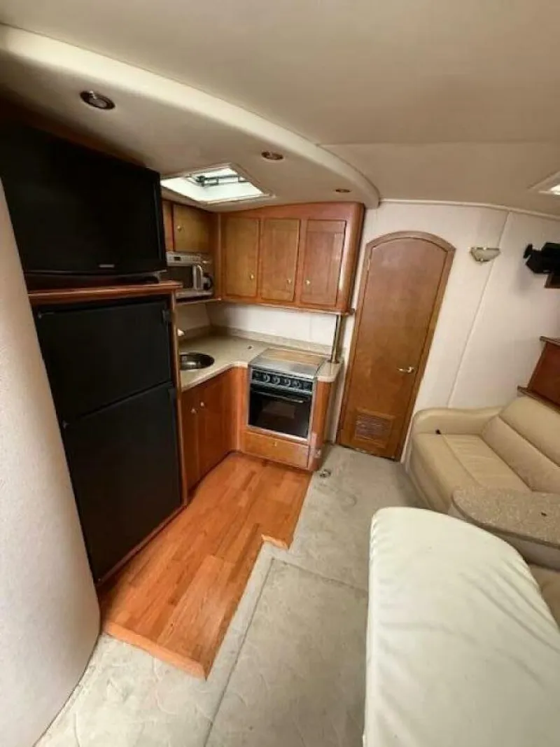 Slide: The Image of Rinker 410 express diesel 2006 - 5966276