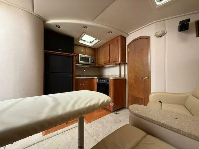 Slide: The Image of Rinker 410 express diesel 2006 - 5966277