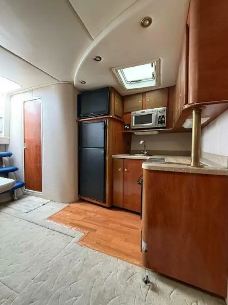 Slide: The Image of Rinker 410 express diesel 2006 - 5966279