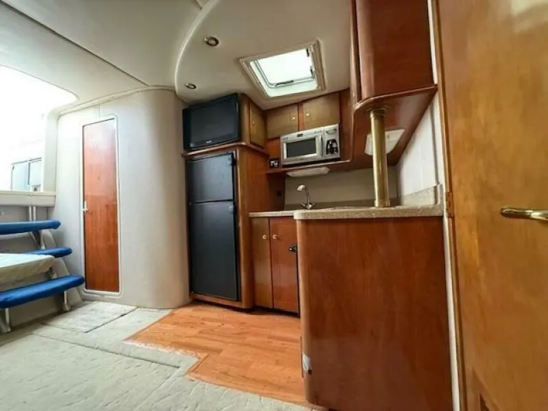 Slide: The Image of Rinker 410 express diesel 2006 - 5966280