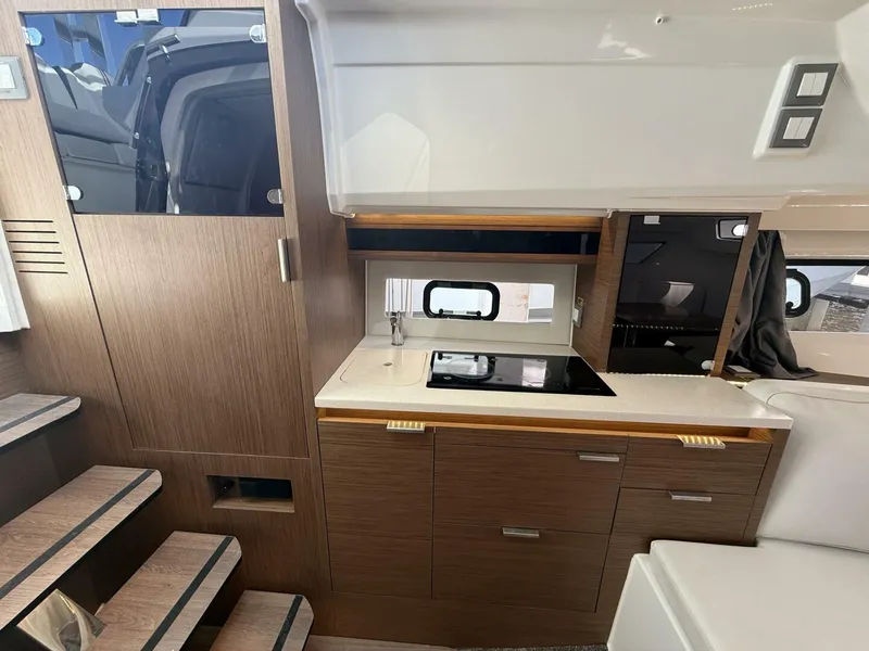 Slide: The Image of Jeanneau 10.5 Leader WA 2022 - 5966356