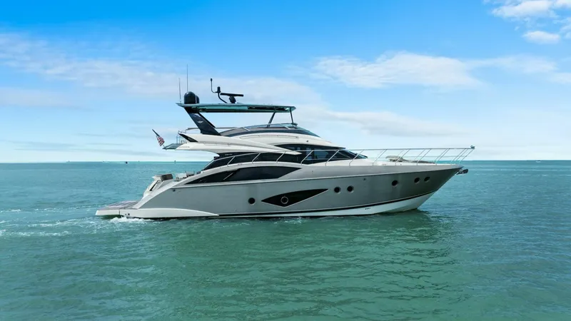 The Image of Marquis 630 Sport Yacht 2014 - undefined