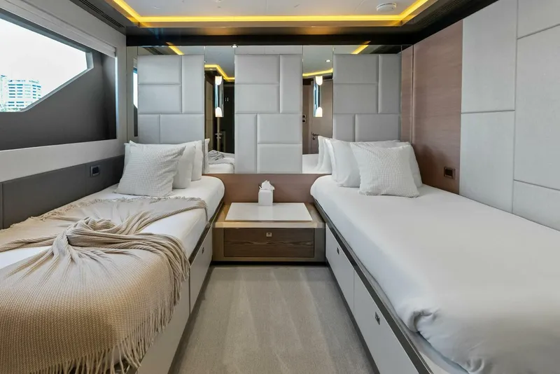 Slide: The Image of Ocean Alexander 35 Revolution 2024 - 5966876