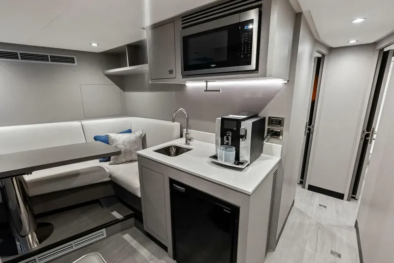 Slide: The Image of Ocean Alexander 35 Revolution 2024 - 5966881