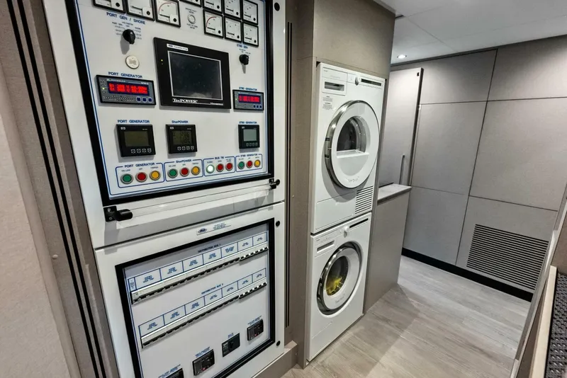 Slide: The Image of Ocean Alexander 35 Revolution 2024 - 5966889