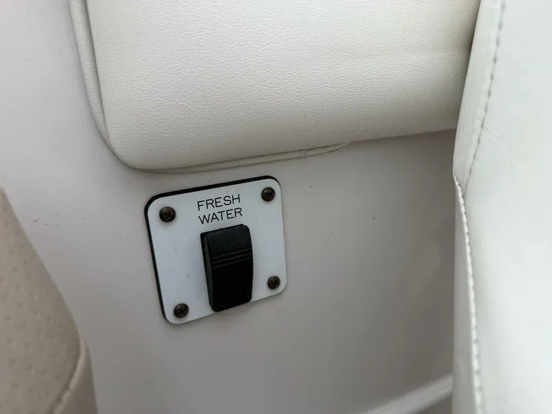 Slide: The Image of Four Winns 250 Horizon 2005 - 5970691