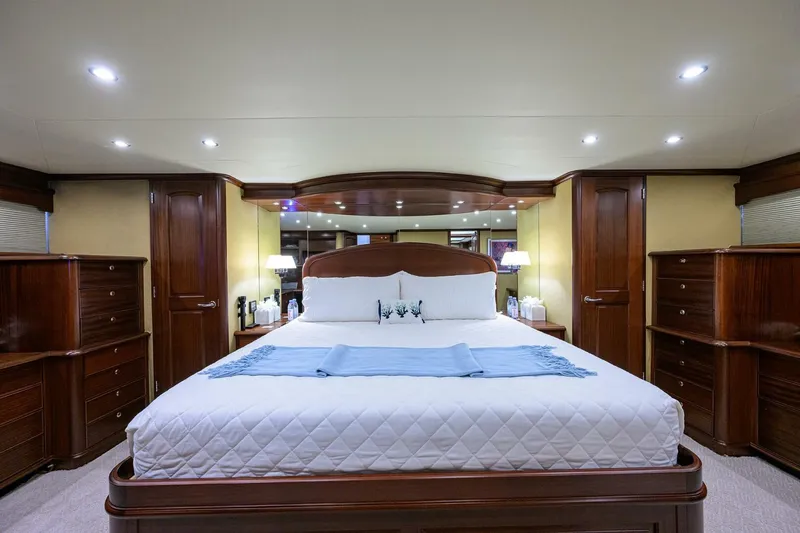 Slide: The Image of Pacific Mariner 85 2005 - 5975395