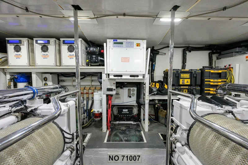 Slide: The Image of Pacific Mariner 85 2005 - 5975446