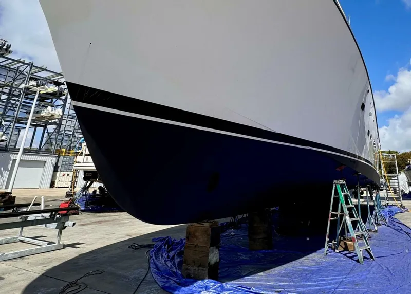 Slide: The Image of Pacific Mariner 85 2005 - 5981666