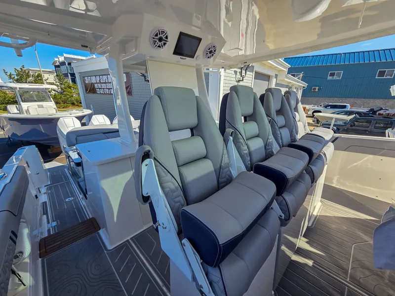 Slide: The Image of Regal 38 SAV 2026 - 6054172