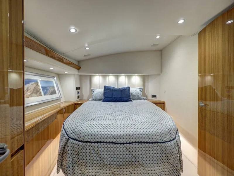 Slide: The Image of 2017 Viking 52 Convertible  - 5990049