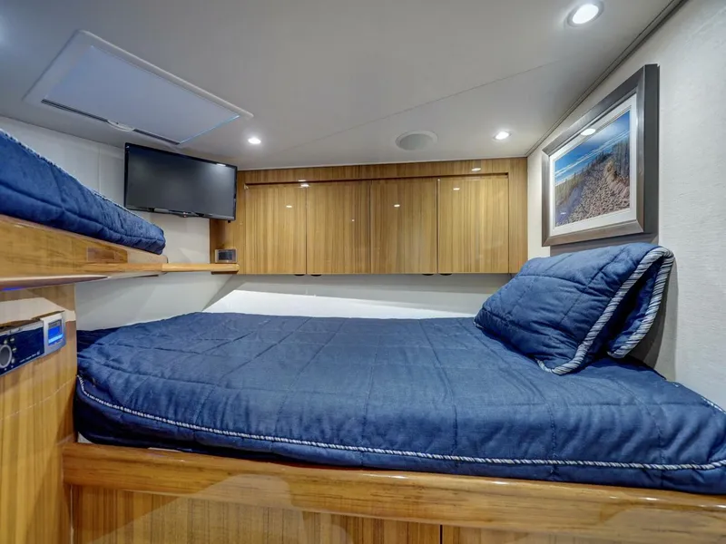 Slide: The Image of 2017 Viking 52 Convertible  - 5990047