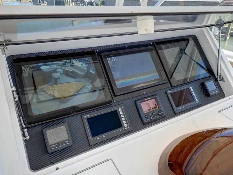 Slide: The Image of 2017 Viking 52 Convertible  - 5990060