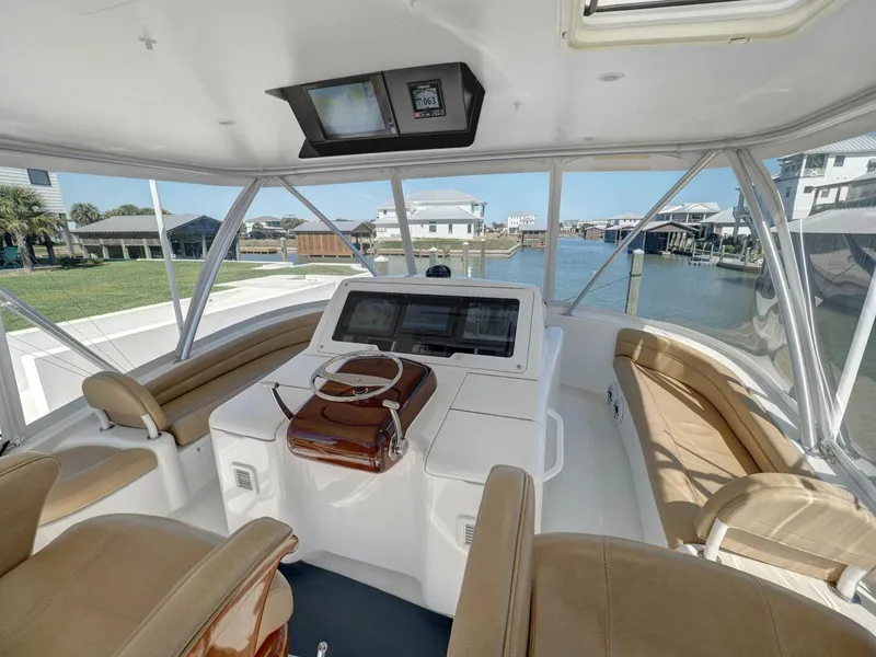 Slide: The Image of 2017 Viking 52 Convertible  - 5990061