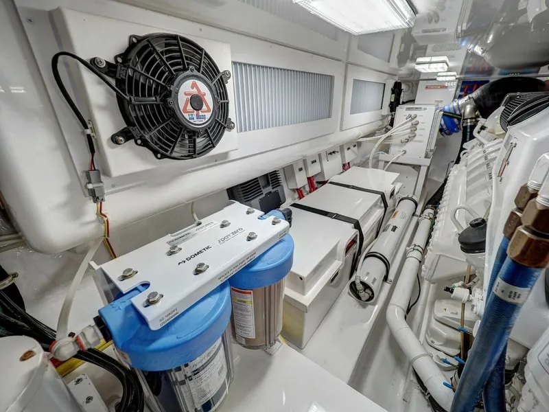 Slide: The Image of 2017 Viking 52 Convertible  - 5990063