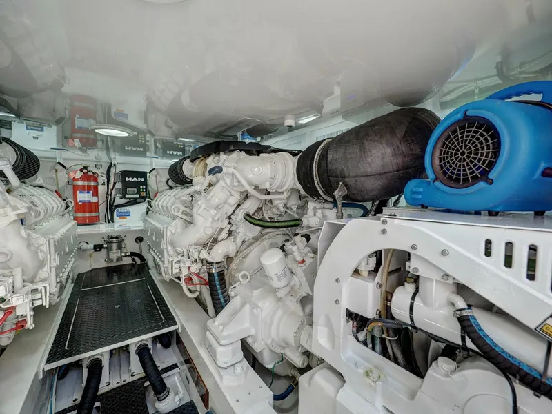 Slide: The Image of 2017 Viking 52 Convertible  - 5990064