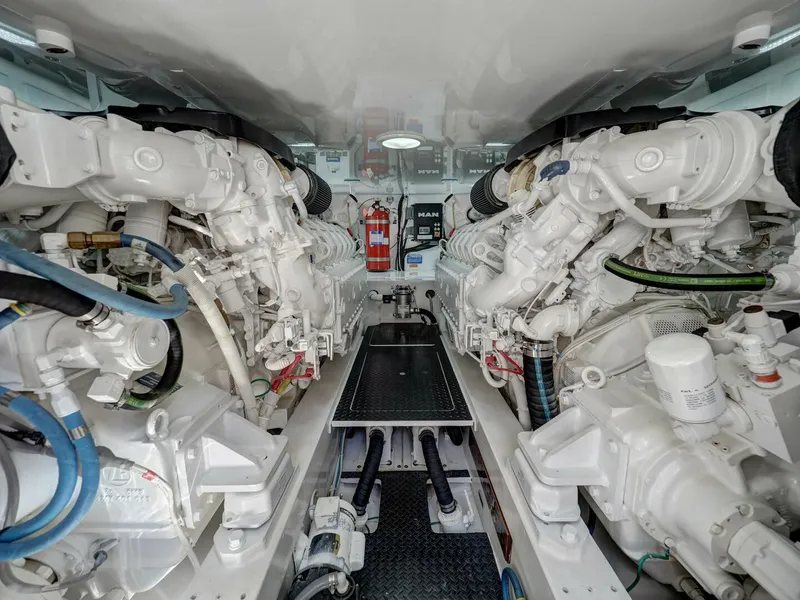 Slide: The Image of 2017 Viking 52 Convertible  - 5990066