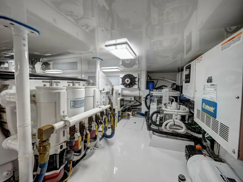 Slide: The Image of 2017 Viking 52 Convertible  - 5990072