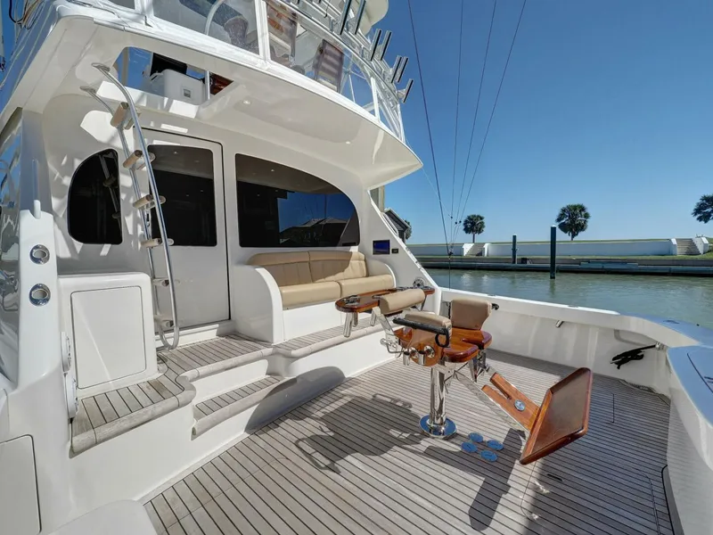 Slide: The Image of 2017 Viking 52 Convertible  - 5990076