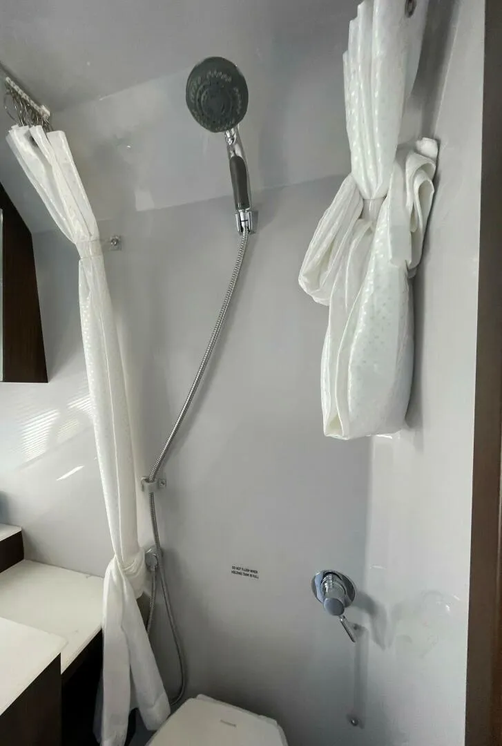 Slide: The Image of Cruisers Yachts 38 GLS - 2023 Cruisers Yachts 38 GLS - 5967503