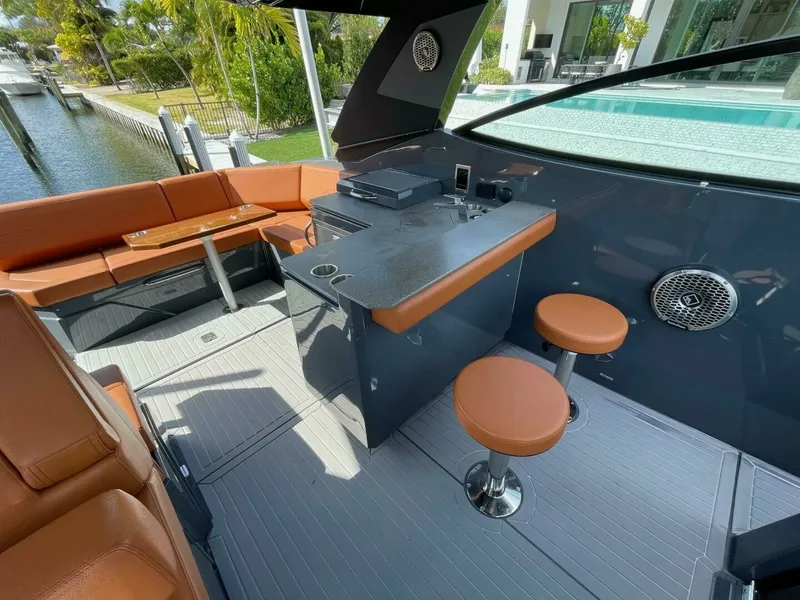 Slide: The Image of Cruisers Yachts 38 GLS - 2023 Cruisers Yachts 38 GLS - 7680429