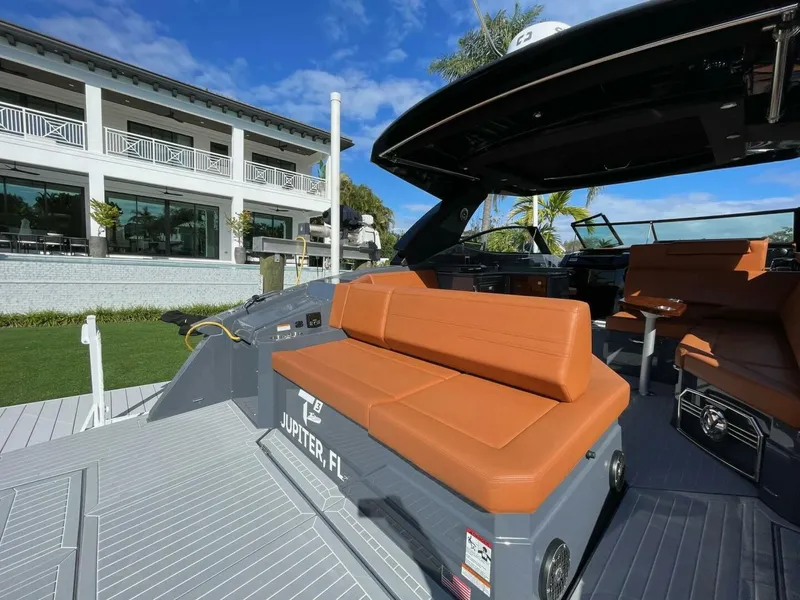 Slide: The Image of Cruisers Yachts 38 GLS - 2023 Cruisers Yachts 38 GLS - 5967516