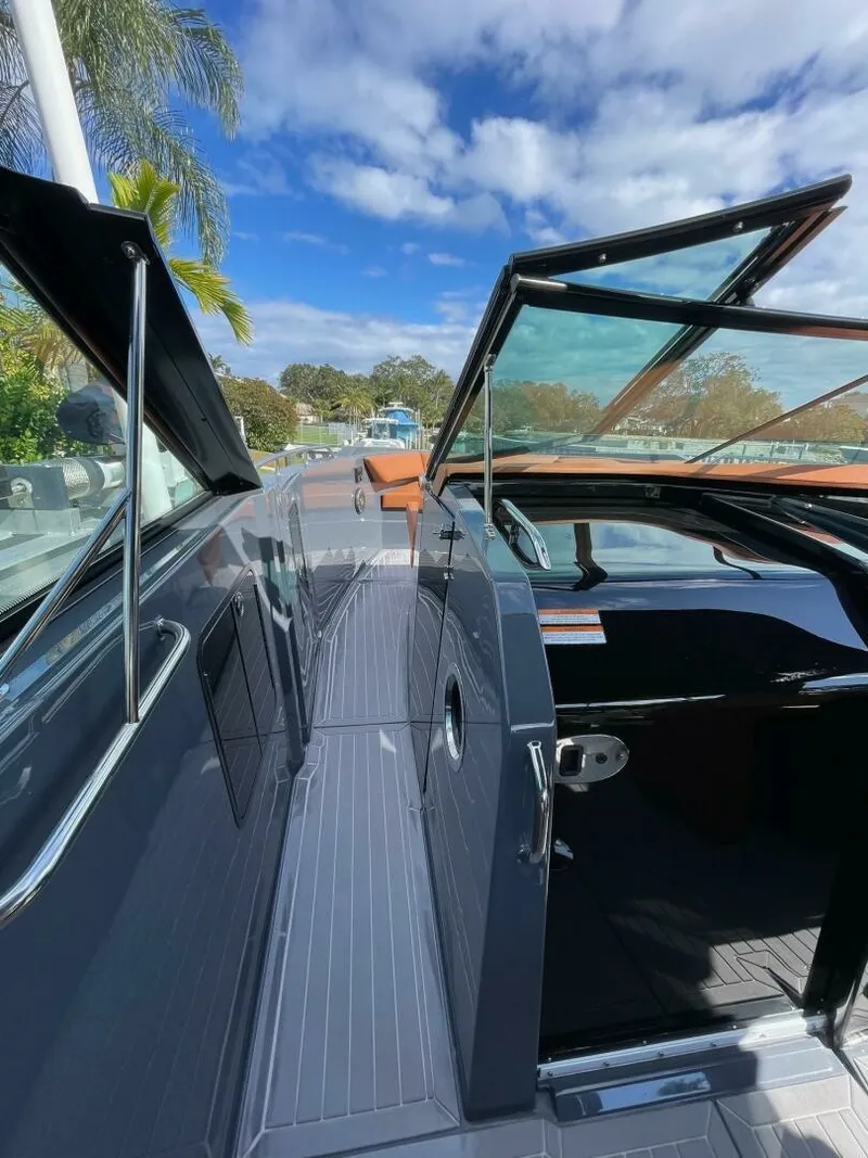 Slide: The Image of Cruisers Yachts 38 GLS - 2023 Cruisers Yachts 38 GLS - 7680419