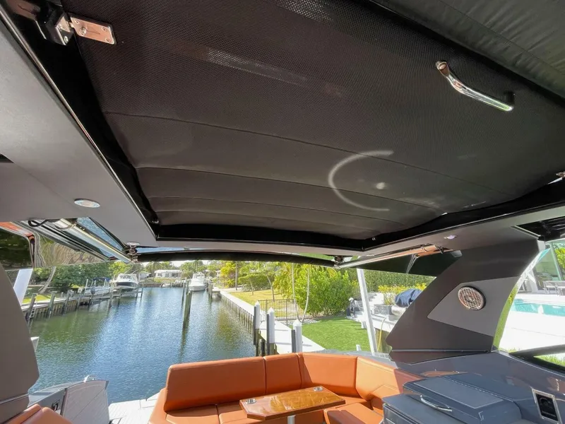 Slide: The Image of Cruisers Yachts 38 GLS - 2023 Cruisers Yachts 38 GLS - 5967524