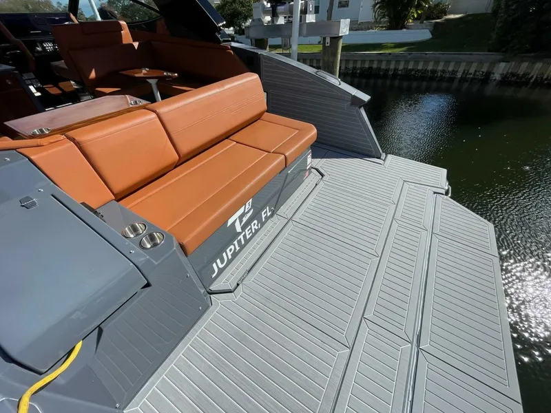 Slide: The Image of Cruisers Yachts 38 GLS - 2023 Cruisers Yachts 38 GLS - 5967529