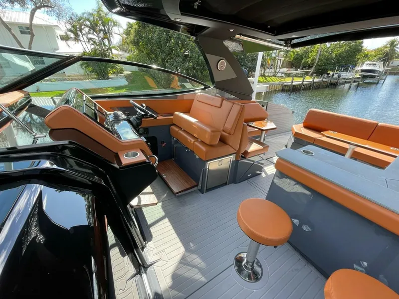 Slide: The Image of Cruisers Yachts 38 GLS - 2023 Cruisers Yachts 38 GLS - 5967536