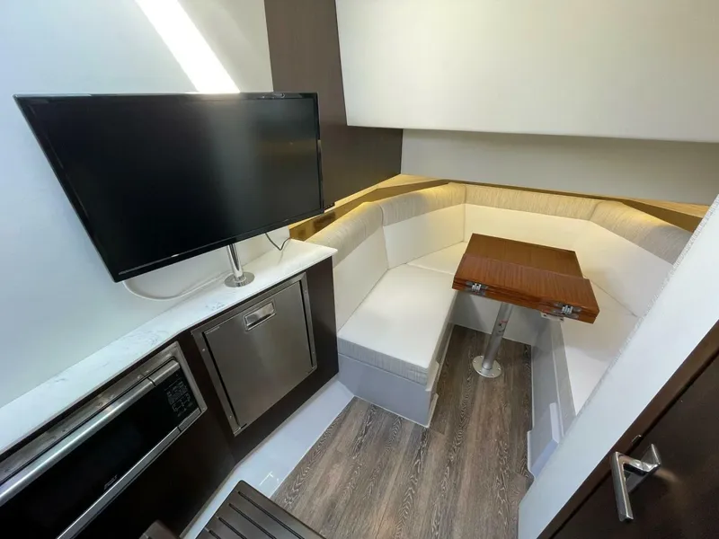 Slide: The Image of Cruisers Yachts 38 GLS - 2023 Cruisers Yachts 38 GLS - 5967500