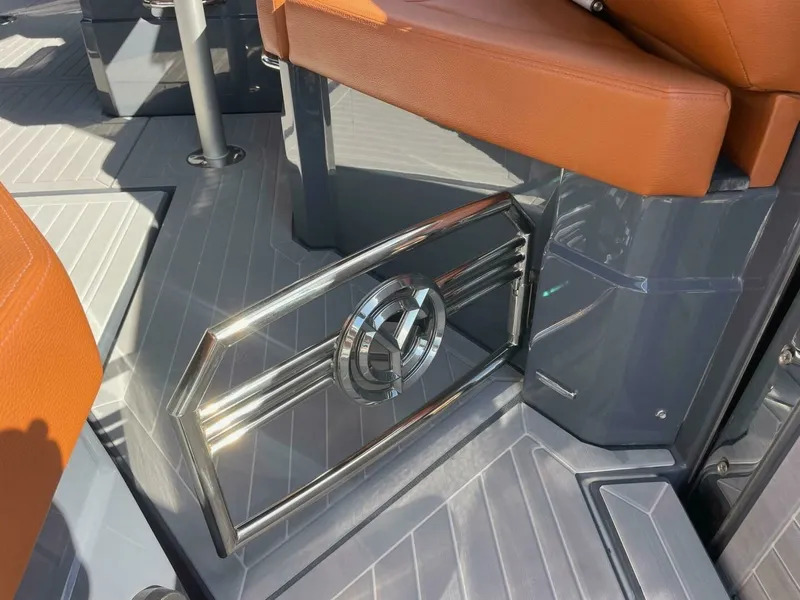 Slide: The Image of Cruisers Yachts 38 GLS - 2023 Cruisers Yachts 38 GLS - 7680405
