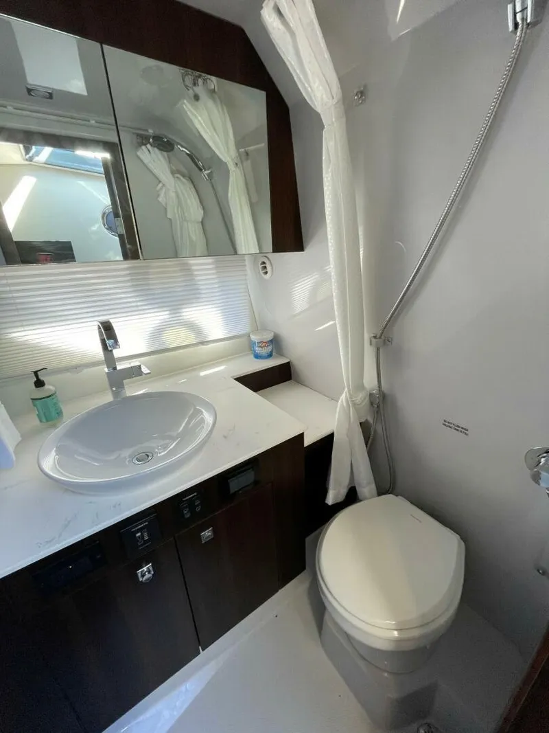 Slide: The Image of Cruisers Yachts 38 GLS - 2023 Cruisers Yachts 38 GLS - 5967501